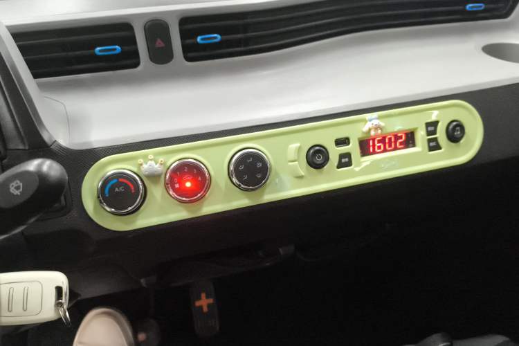 Used Wuling Hongguang MINIEV 2021 Macaron Premium Model – Lithium Iron Phosphate
