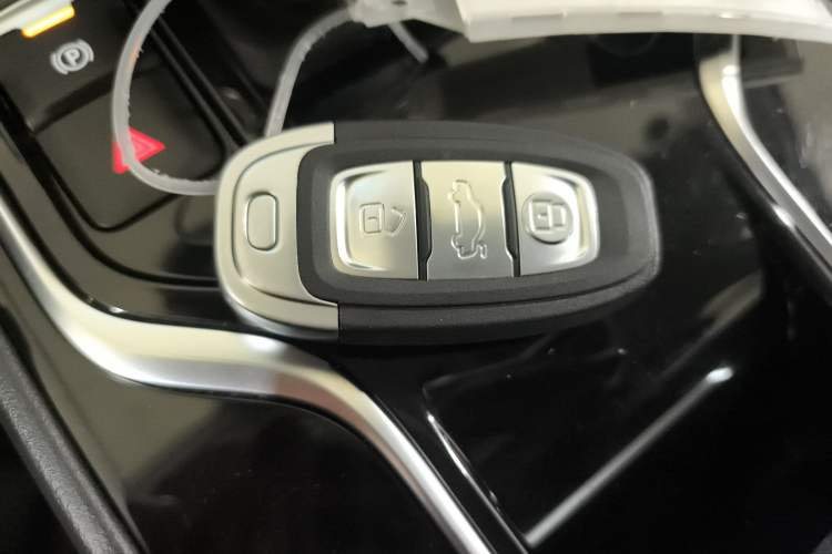 Used Hongqi E-QM5 2024 610 km PLUS
