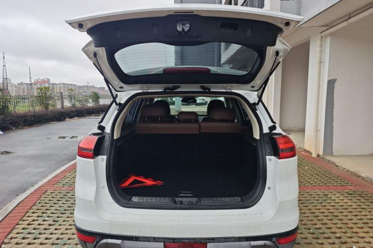 Used Geely Auto Emgrand X7 Sport 2016 1.8TD Automatic ZhiZun Version
