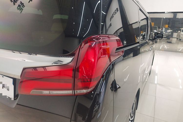 Used Toyota Alphard 2018 Revised Version 3.5L Premium Edition
