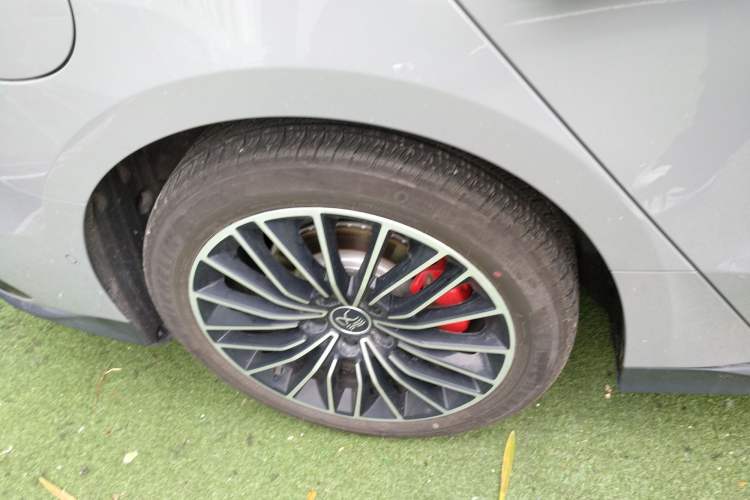 Used BYD Han 2025 EV with 701 km of Laser Radar-Enabled Intelligent Driving
