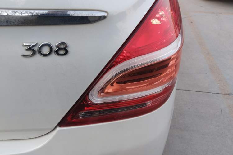 Used Peugeot 308 2014 Enjoy Edition Classic 1.6L Manual YouShang Model
