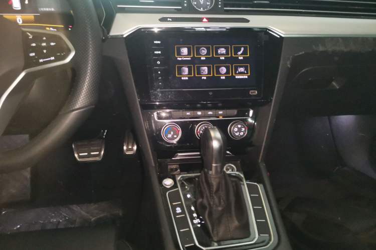 Used Volkswagen Magotan 2025 Zhongxiang Version 280TSI DSG Comfort Edition
