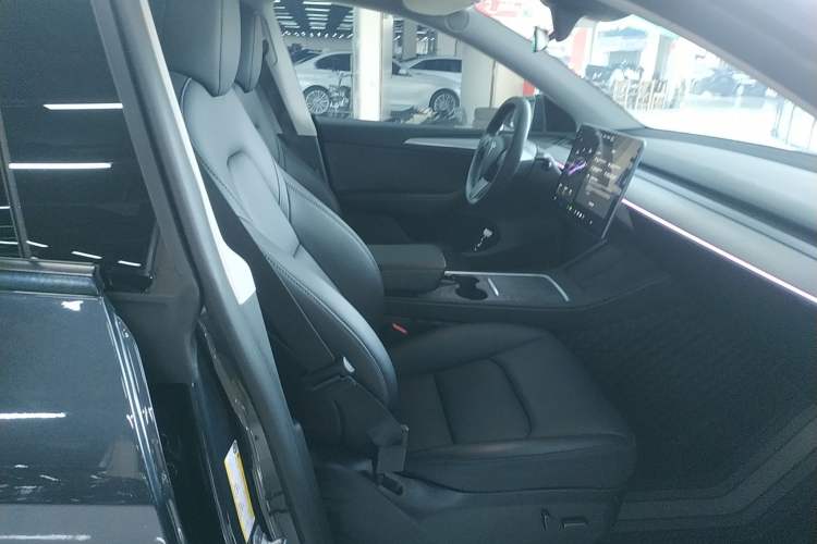 Used Tesla Model Y 2024 Rear-Wheel-Drive Version
