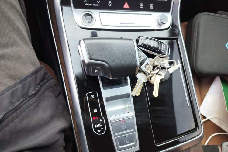 Used Audi Q7 2023 45 TFSI quattro S line Sport model
