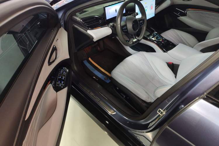 Used BYD Seal 2022 700 km Long-Range Rear-Wheel-Drive Version
