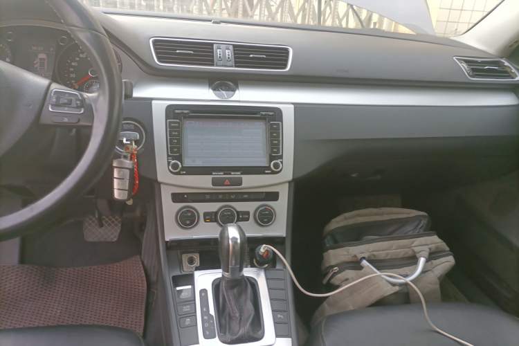 Used Volkswagen Magotan 2015 1.8TSI Advanced Model
