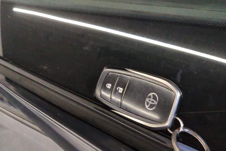 Used Toyota Highlander 2018 2.0T Four-Wheel Drive Luxury Version 7 Seats China VI Standard
