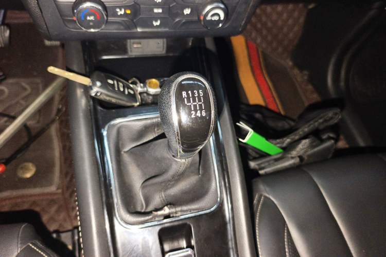 Used Dongfeng Fengon 580 2016 1.5T Manual Luxury Version
