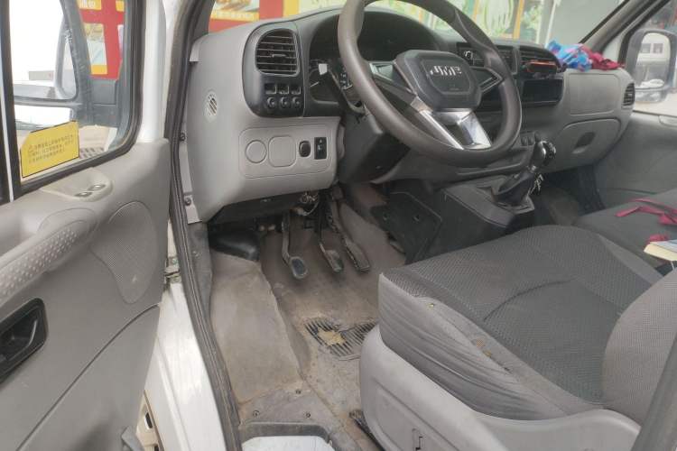 Used JMC Transit 2017 2.8T Commercial Version Short Wheelbase Mid-Roof 6/7/8-Seater JX493
