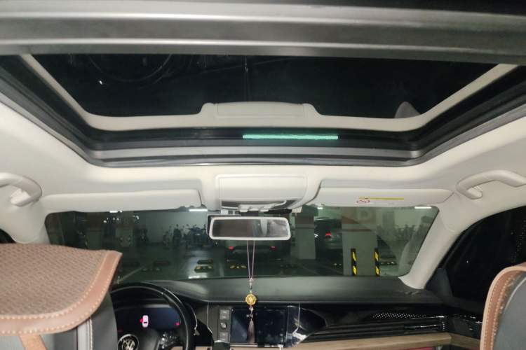 Used Volkswagen Passat 2019 330TSI Luxury Edition China VI Standard
