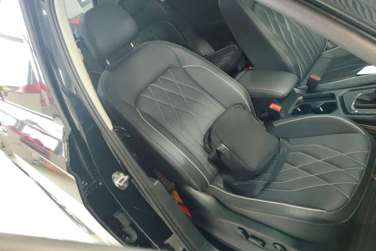 Used Volkswagen Tiguan L 2024 330TSI Automatic Two-Wheel Drive Smart Edition
