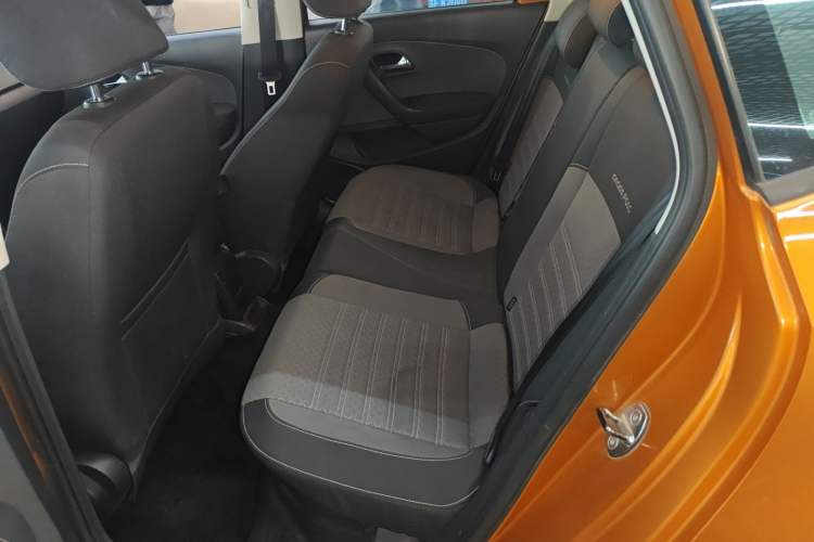 Used Volkswagen Polo 2014 1.6L Cross Polo Automatic
