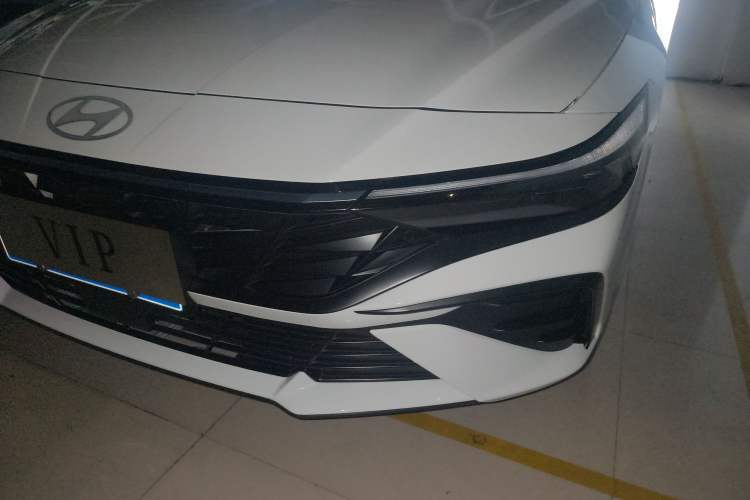 Used Hyundai Elantra 2023 1.5L CVT LUX Prestige Edition
