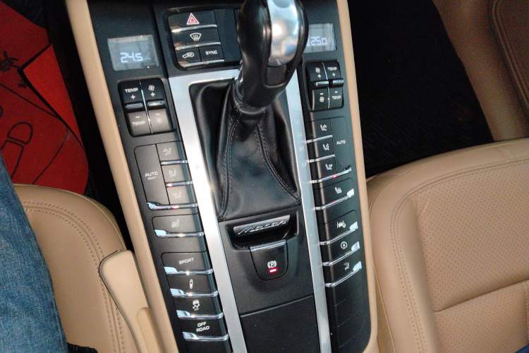 Used Porsche Macan 2018 Macan 2.0T