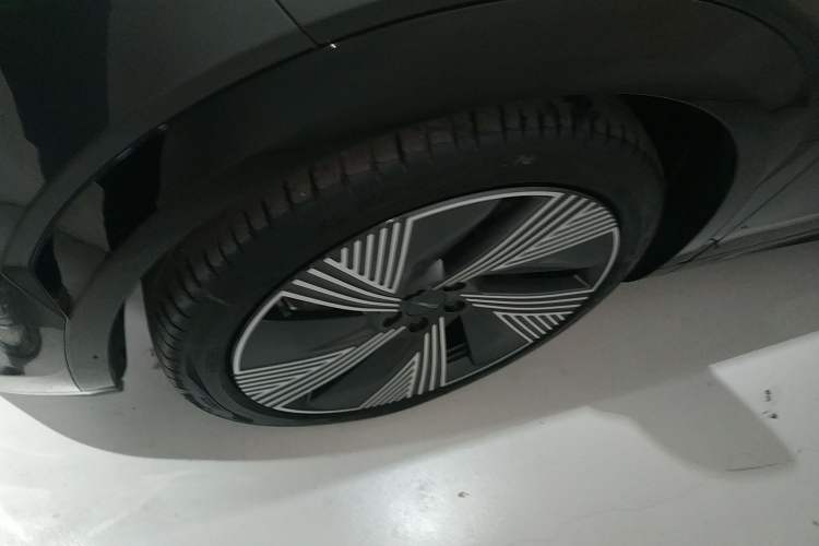 Used Lynk & Co 08 EM-P 2023 220km All-Wheel-Drive Performance Halo
