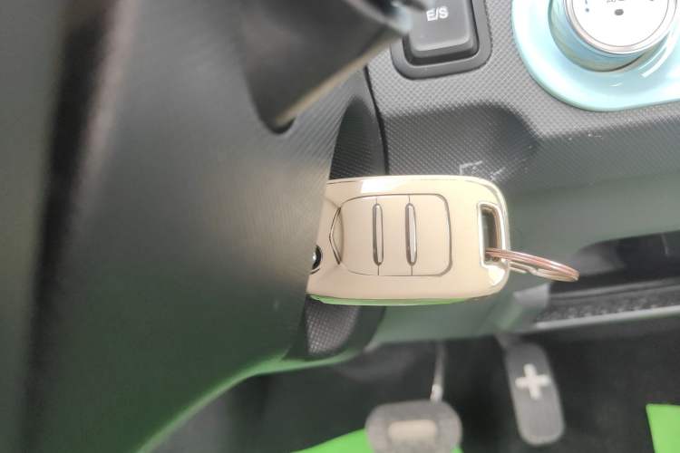 Used Wuling Hongguang MINIEV 2021 Macaron Fashion Model Lithium Iron Phosphate