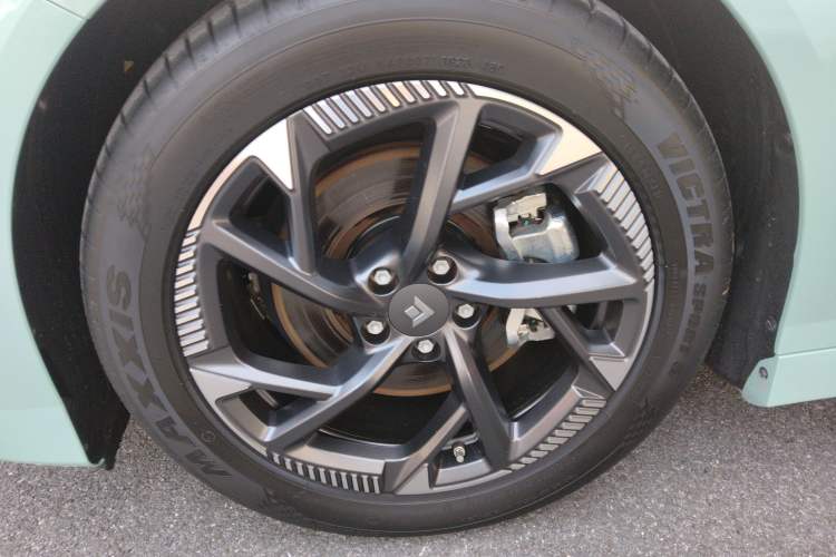 Used  GT 2023 560 Rear-Drive Seven-Wing Edition