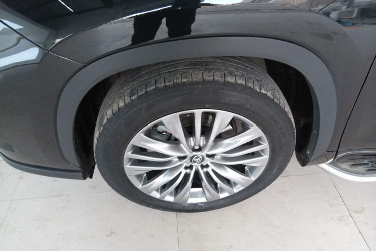 Used Toyota Highlander 2024 2.5L Smart Electric Hybrid Dual-Engine Four-Wheel Drive Prestige Version – 7 Seats