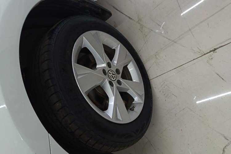 Used Volkswagen Bora 2015 Value Edition 1.6L Automatic Comfort Version
