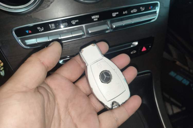 Used Mercedes-Benz GLC 2016 GLC 300 4MATIC Dynamic Model