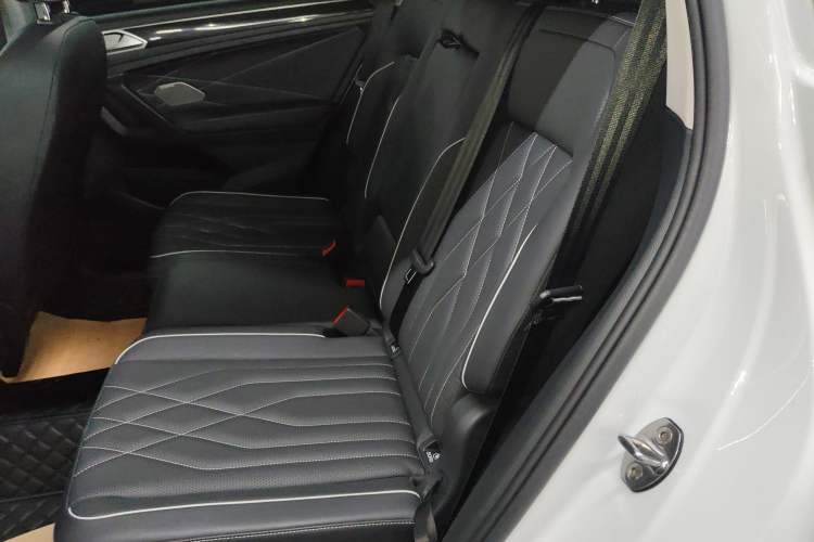 Used Volkswagen Tiguan L 2024 300TSI Automatic Two-Wheel Drive Smart Edition
