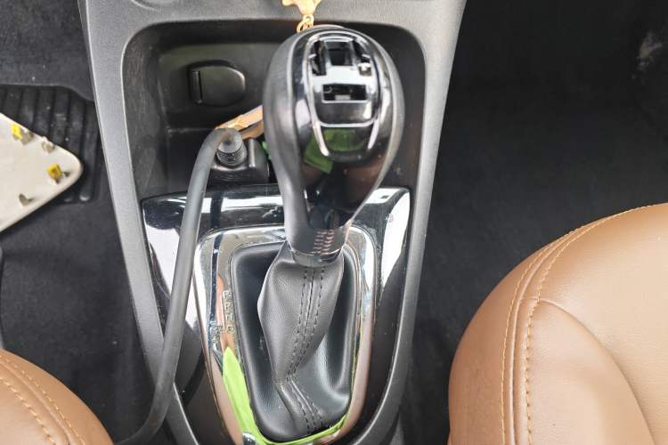 Used Renault Captur 2015 1.2T Automatic Standard Edition
