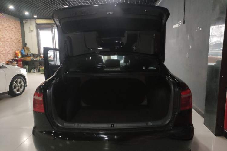 Used Volkswagen Lavida 2013 Revised Classic 1.6L Manual Fashion Edition
