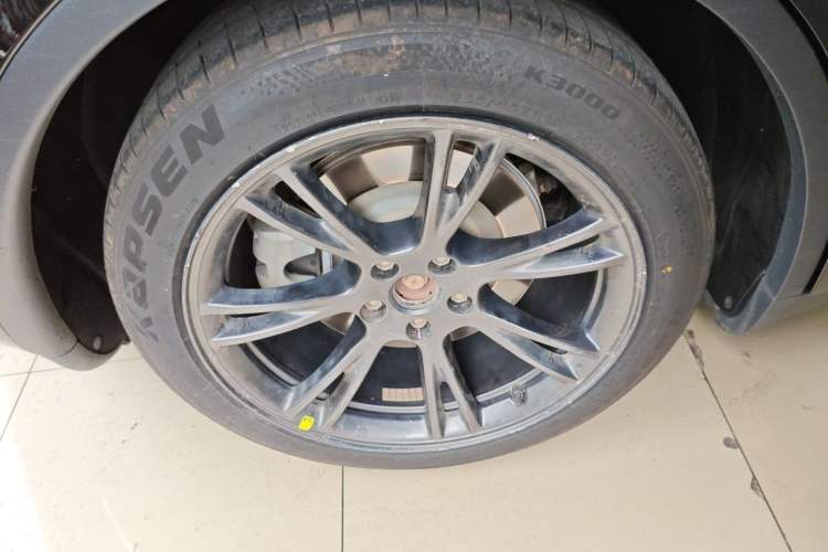 Used Tesla Model Y 2023 Rear-Wheel-Drive Version
