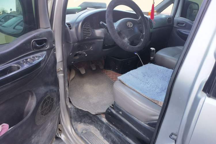 Used  Refine 2008 2.0L Shuttle Gasoline Basic Version with Single Air Conditioner