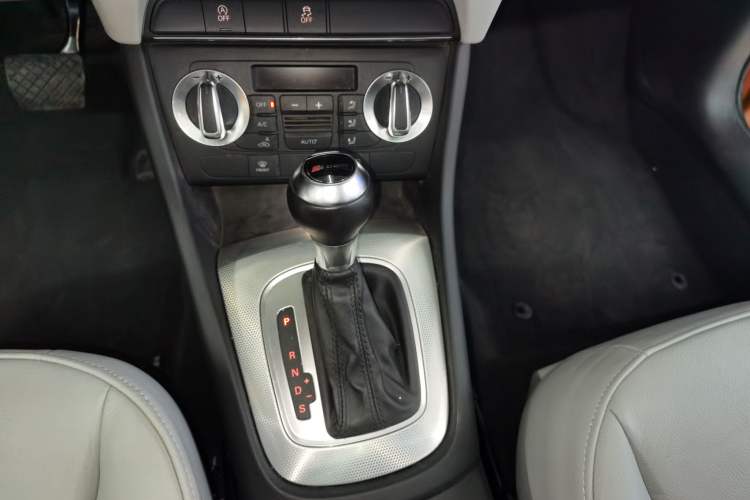 Used Audi Q3 2015 30 TFSI Comfort Model
