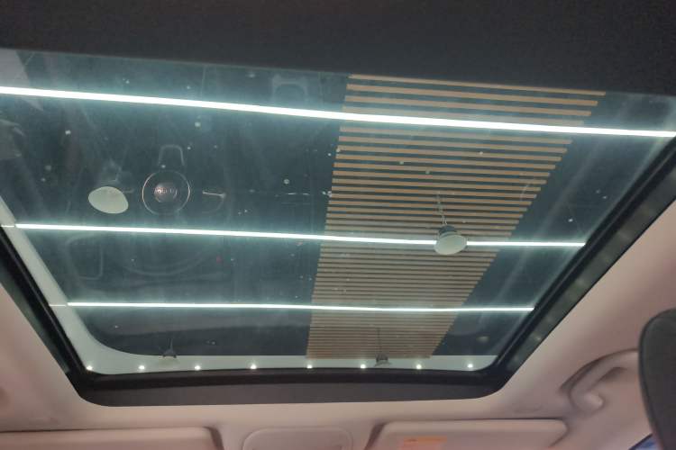 Used  Renegade 2019 220T Automatic Leading Edition
