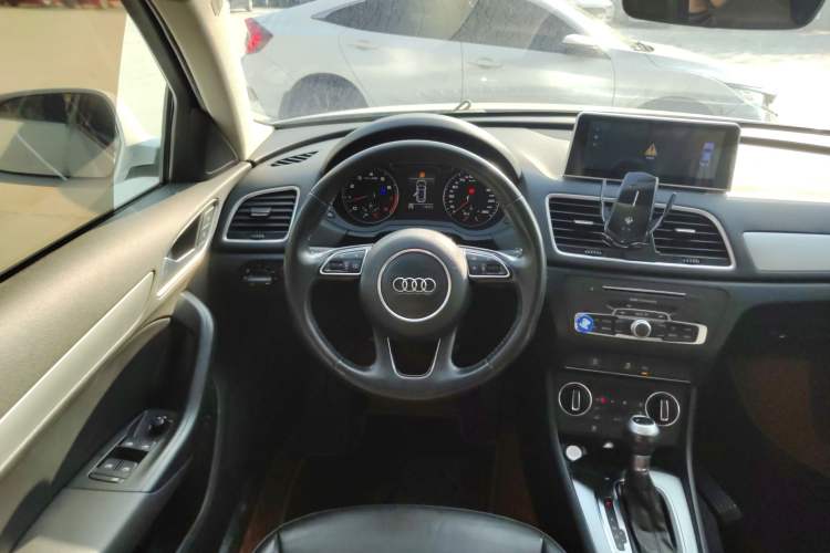 Used Audi Q3 2017 35 TFSI Fashion Model
