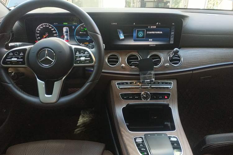 Used Mercedes-Benz E-Class 2019 E 260 L 4MATIC
