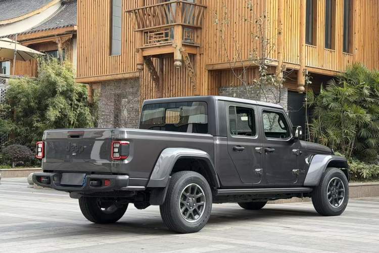 Used  Gladiator 2023 3.6L Overland