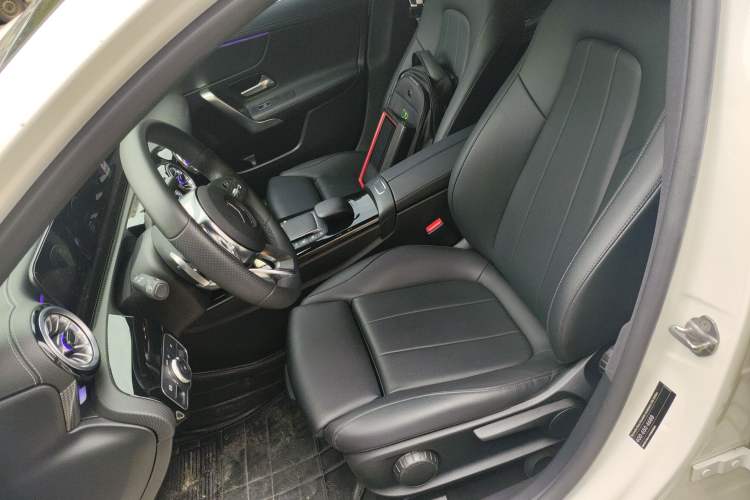 Used Mercedes-Benz A-Class 2022 Restyled A 200 L Sport Sedan Fashion Version
