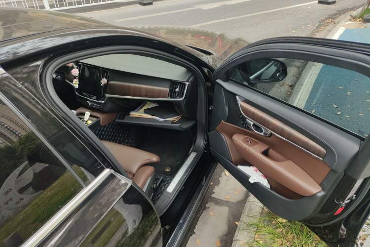 Used Volvo S90 2023 B5 Zhiyuan Luxury Edition
