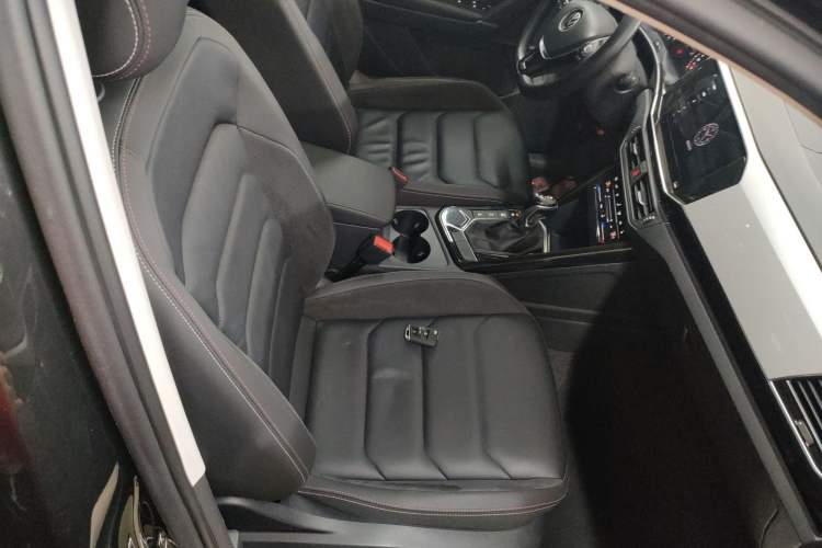 Used Volkswagen Tayron 2020 330TSI Two-Wheel Drive Luxury Smart Connectivity Version
