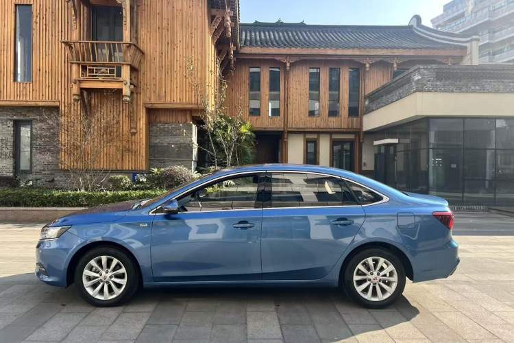 Used Roewe i6 2017 20T Manual Luxury Edition