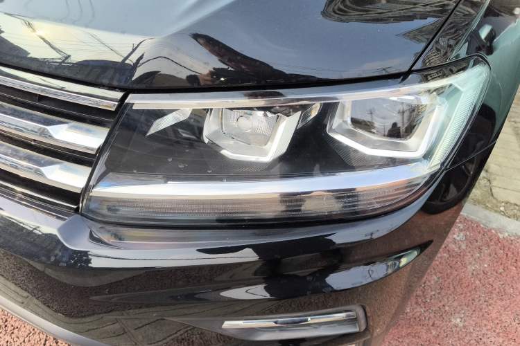 Used Volkswagen Tiguan L 2019 330TSI Automatic Two-Wheel Drive Panoramic Comfort Edition China VI Standard
