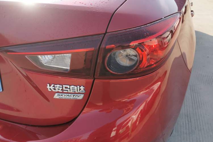 Used Mazda Mazda 3 Axela 2014 Sedan 1.5L Automatic Luxury Model