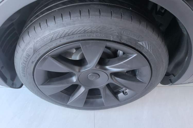 Used Tesla Model Y 2024 Rear-Wheel-Drive Version
