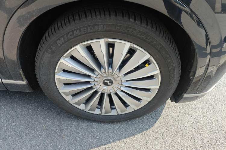 Used ONVO Luxeed L90 2025 Model—Max Six-Seater Version