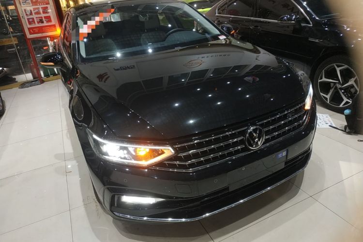 Used Volkswagen Magotan 2024 2 Million Units Zhongxiang Version 330TSI DSG Luxury Edition