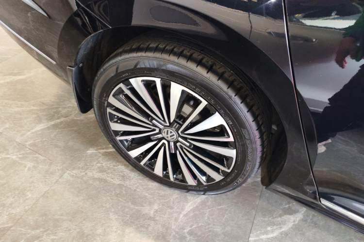 Used Volkswagen Passat 2019 330TSI Luxury Edition China VI Standard
