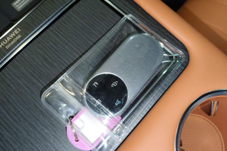 Used Hima AITO M8 2025 Extended-Range Ultra Version 53.4 kWh 5-Seater Edition