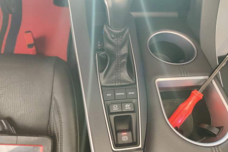 Used Toyota Avalon 2019 Dual-Engine 2.5L XLE Prestige Version China VI Standard