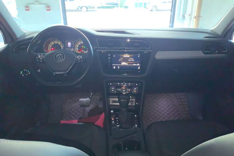 Used Volkswagen Tiguan L 2021 330TSI Automatic Two-Wheel Drive Smart Edition