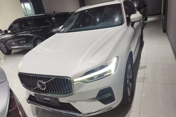 Used Volvo XC60 2023 B5 4x4 Smart Luxury Edition