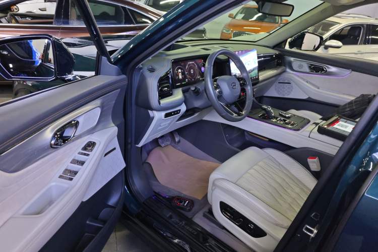 Used GAC Trumpchi GS8 2022 Double-Energy Series 2.0TM Two-Wheel Drive Prestige Edition (6 Seats)
